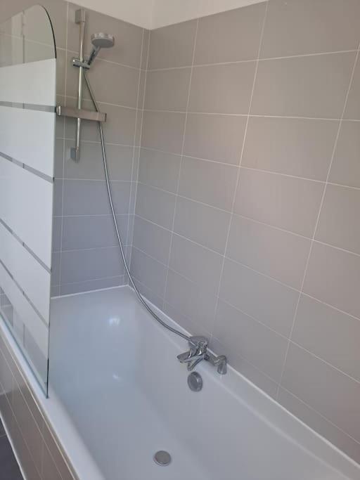 Apartment T3 Lumineux A 2 Pas Des Plages 5
